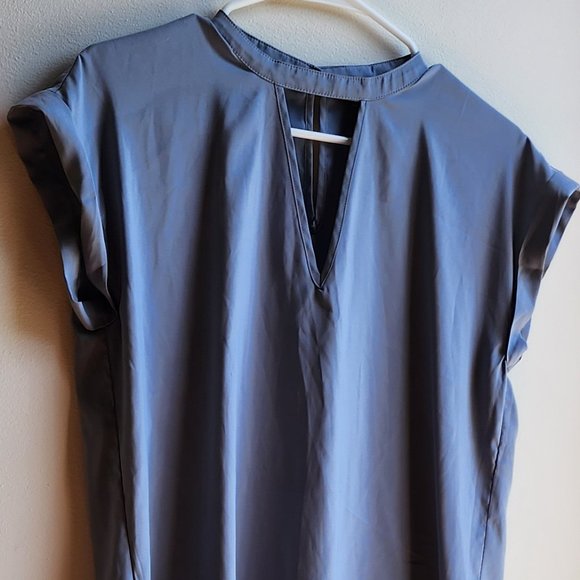 Express Gray/Blue Cap Sleeve Blouse Size Medium - Picture 3 of 16